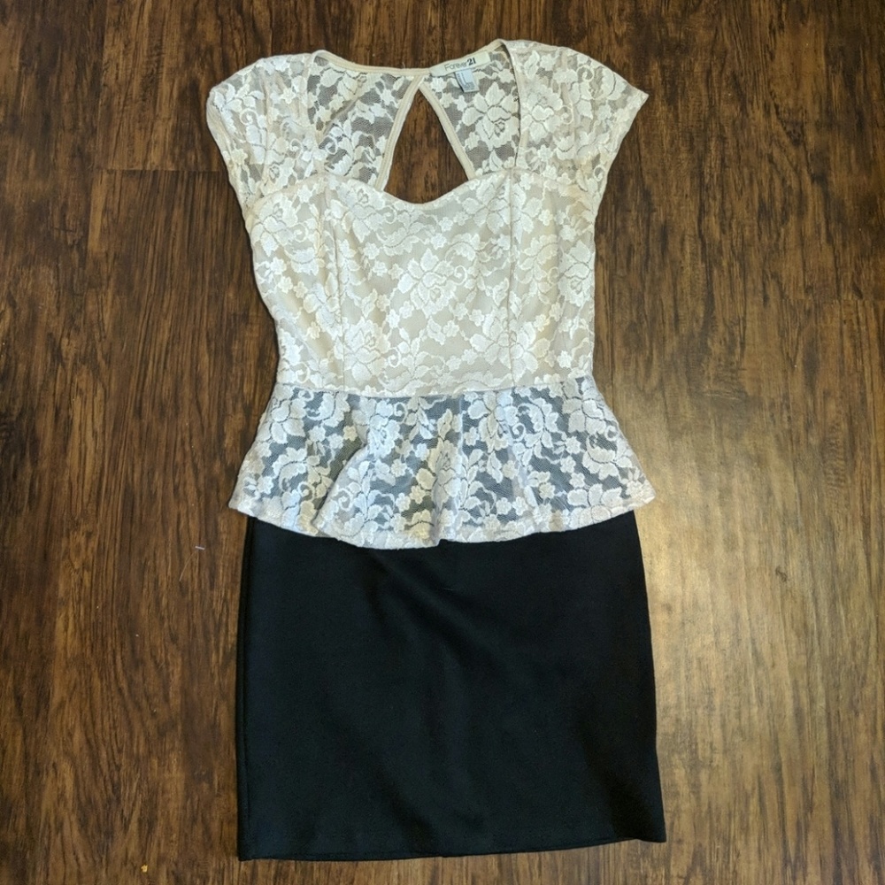 Forever 21 lace body con dress